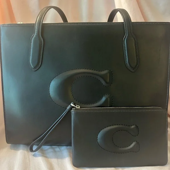 Coach Leather Tote Bag with Matching Wristlet - Picture 8 of 14